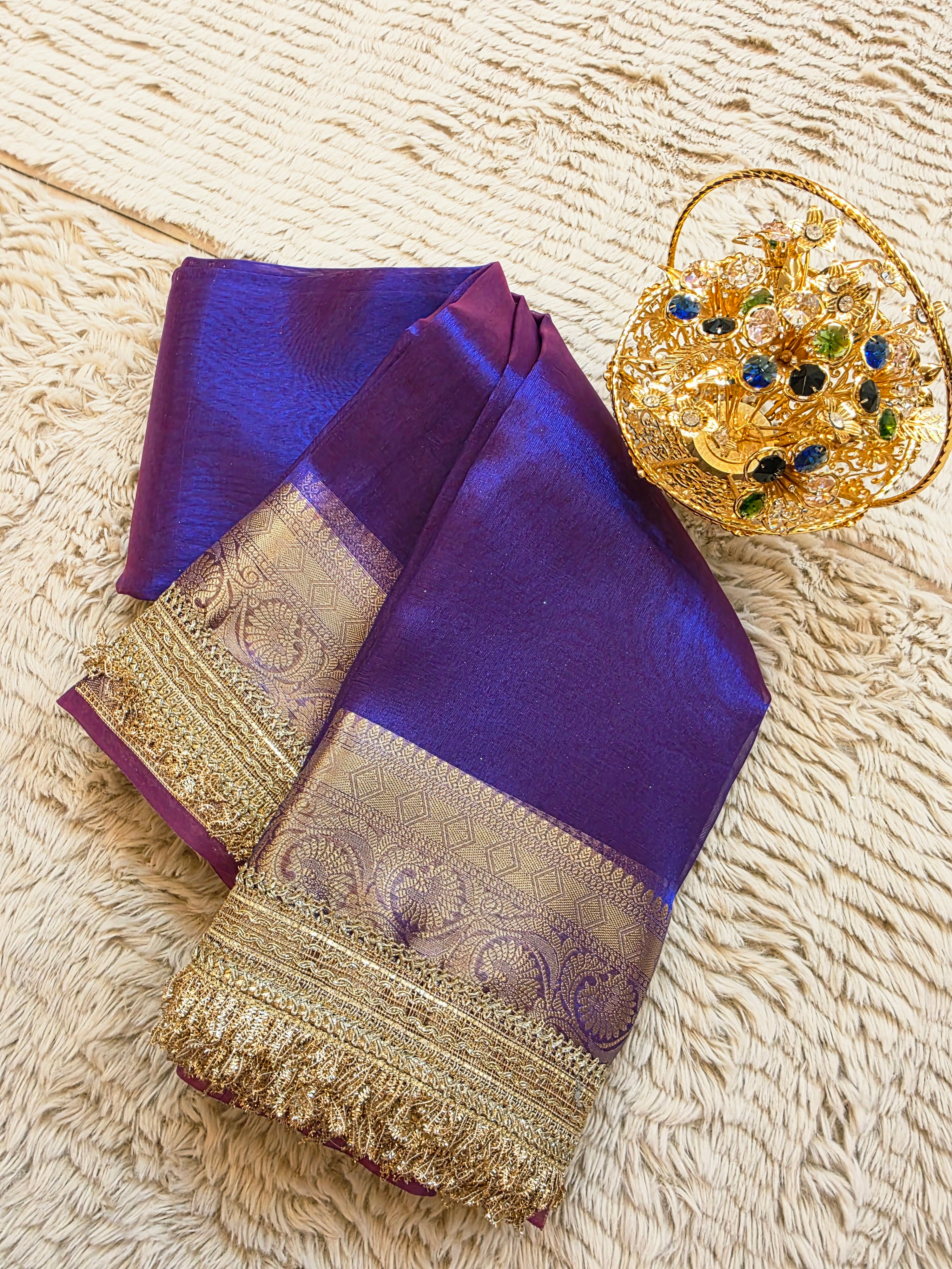 Banarasi Tissue Saree having Plain Body & Lace Border