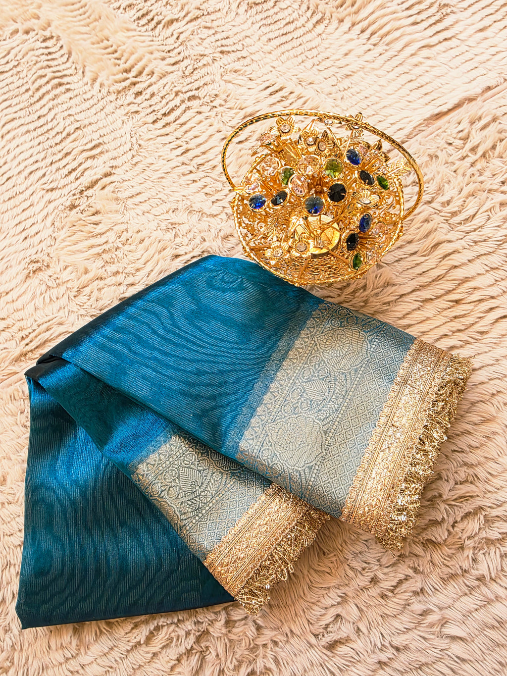 Royal Banarasi Tissue Saree having Plain Body & Lace Border