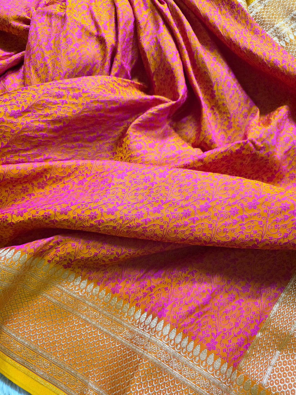 Sunset Blush – Orange & Pink Banarasi Mashru Tanchoi Silk Saree